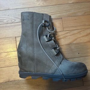 Sorel Wedge boots